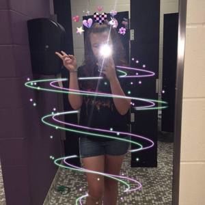 Meet your Posher, Lydia